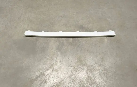 Volvo XC90 Front bumper splitter molding 