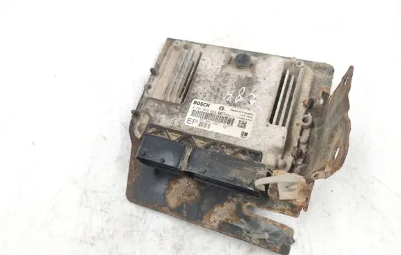 Opel Zafira B Engine control unit/module 55205622 0281014024 1039S18743
