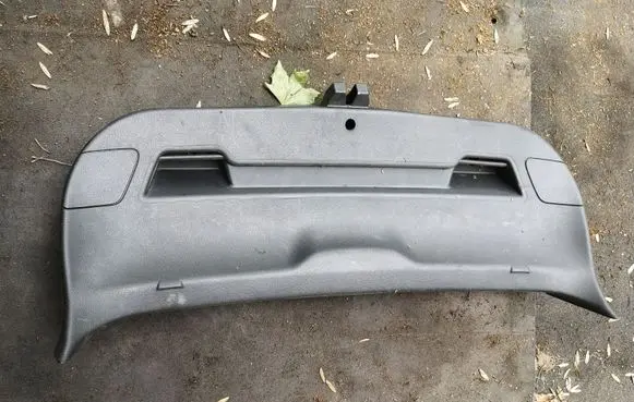 Opel Astra J Tailgate trim 360583280