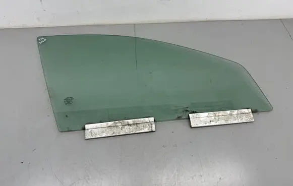 Volvo S60 Front door window glass four-door 43R001106 DOT57M53AS2 E000186