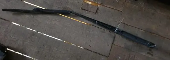 Nissan Leaf I (ZE0) Windshield/front glass wiper blade C224B3LA