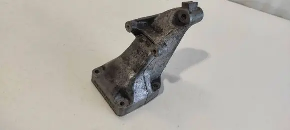 Mercedes-Benz CLK A209 C209 Engine mounting bracket A6112230704