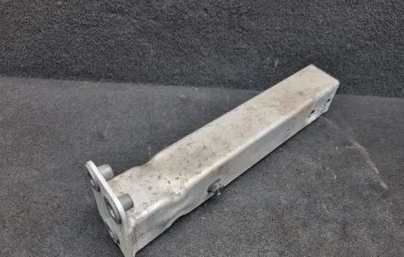 Audi A8 S8 D4 4H Front bumper mounting bracket 4H0806063E 4H0806063H