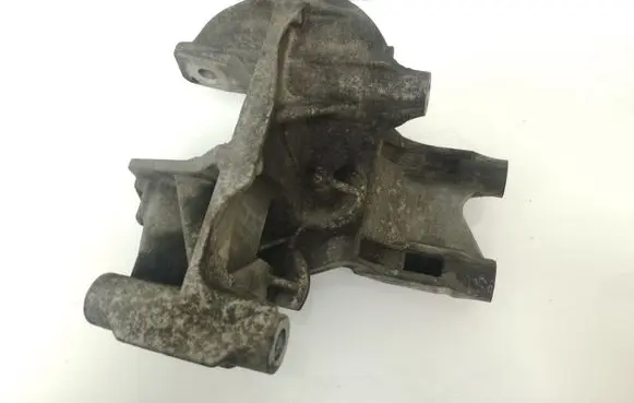Volkswagen Transporter - Caravelle T5 Engine mounting bracket 070199343A 070199343B