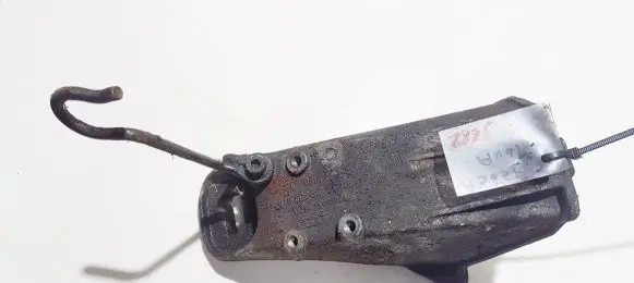 Audi A6 S6 C4 4A Engine mounting bracket 4a0199307a