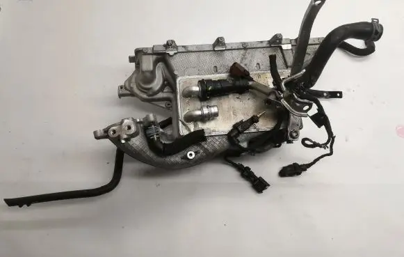 Volkswagen Tiguan Intake manifold 05L129766Q