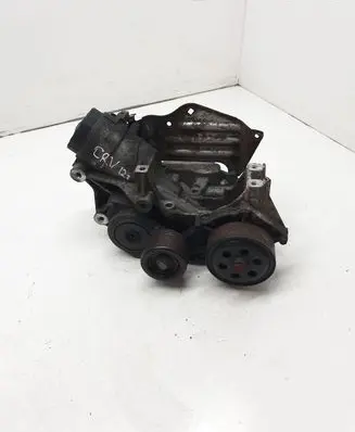 Honda CR-V Oil filter mounting bracket