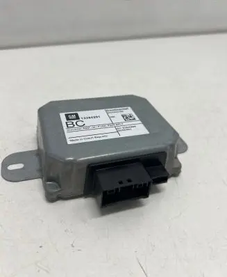 Opel Corsa E Voltage converter/converter module 13384291