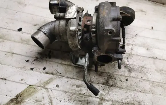 Lexus IS 220D-250-350 Turbo 1720126010 051013190N VB15