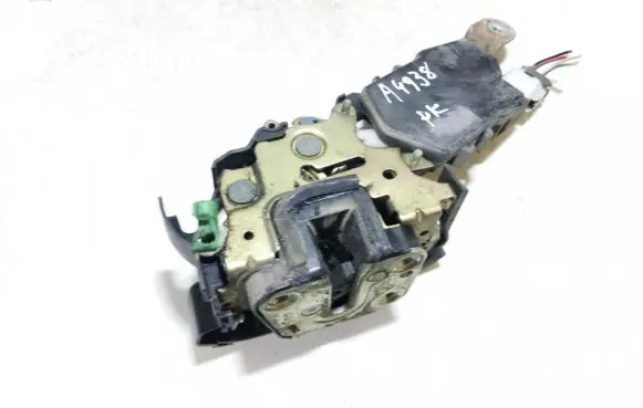 Subaru Legacy Front door lock