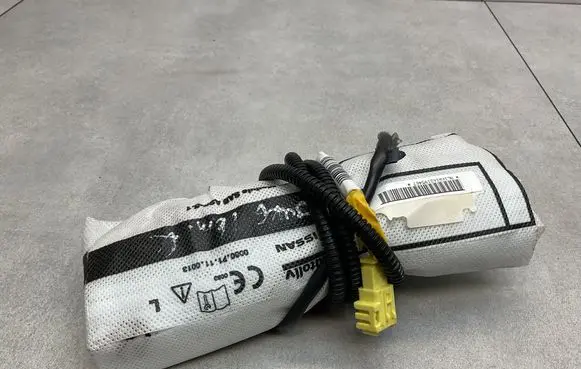 Nissan Juke I F15 Seat airbag 
