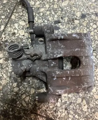 Ford Focus C-MAX Rear brake caliper
