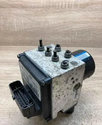 Volkswagen PASSAT B6 ABS Pump 3C0614109A