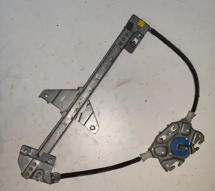 Rear door manual window regulator