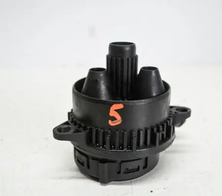 Audi A6 S6 C6 4F Other engine bay part 057103495L