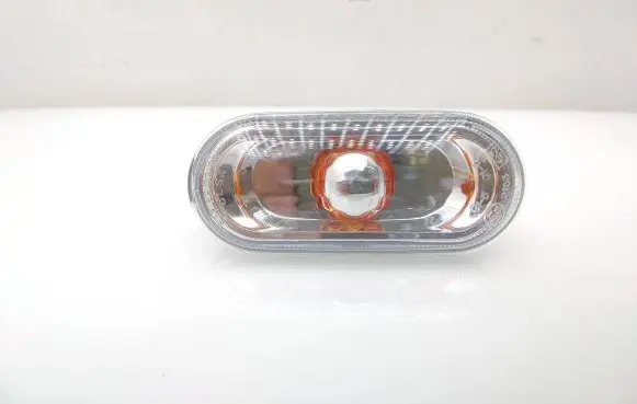 Front fender indicator light
