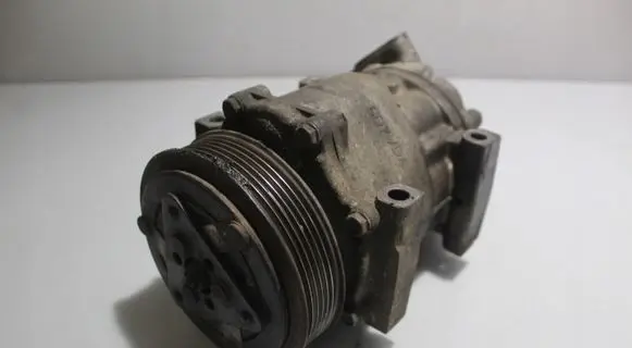 Ford C-MAX I Air conditioning (A/C) compressor (pump) 2487103524