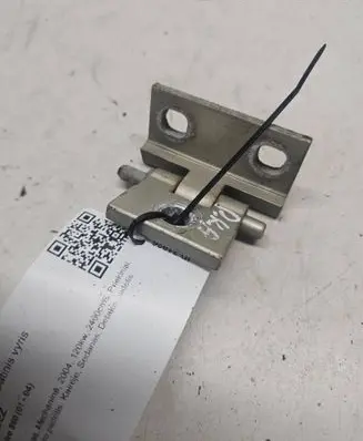 Volvo S60 Front door lower hinge 1234
