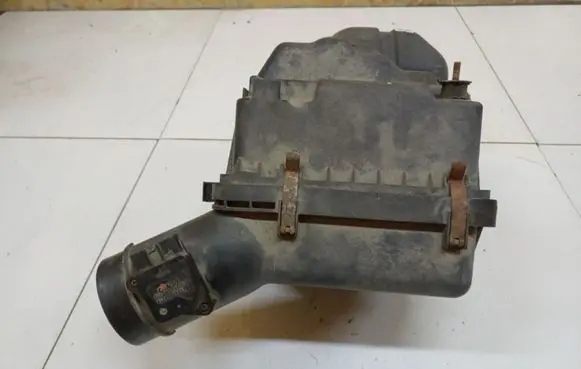 Subaru B9 Tribeca Air filter box 