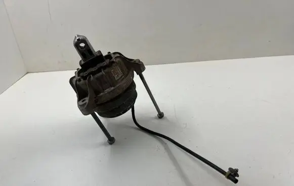 BMW 5 F10 F11 Engine mount bracket 6868301