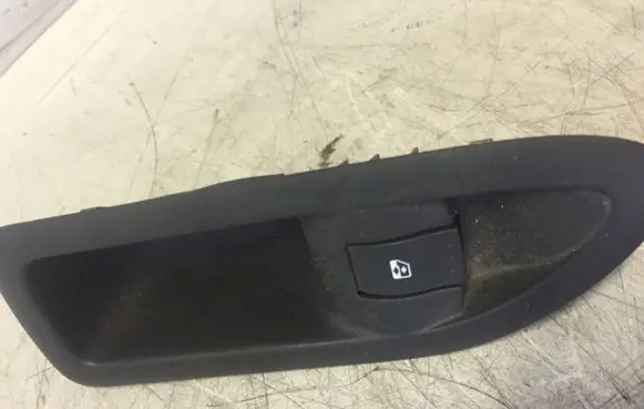 Renault Laguna II Electric window control switch 8200016013