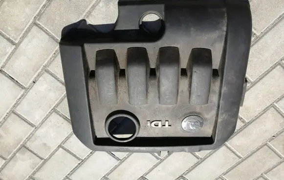 Skoda Octavia Mk2 (1Z) Engine cover (trim) 03G103925BL