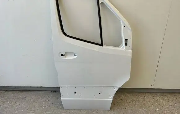 Mercedes-Benz Sprinter W907 W910 Front door 9107202300
