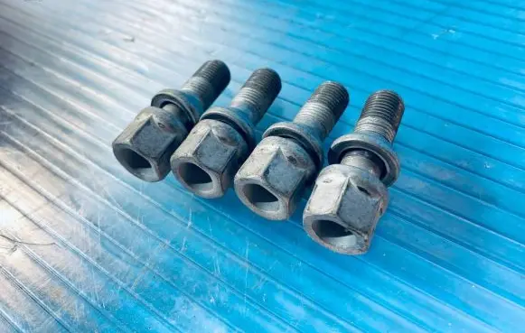 Opel Corsa F Nuts/bolts 