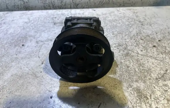 Mitsubishi Lancer Power steering pump