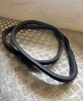 Volvo XC60 Front door rubber seal 