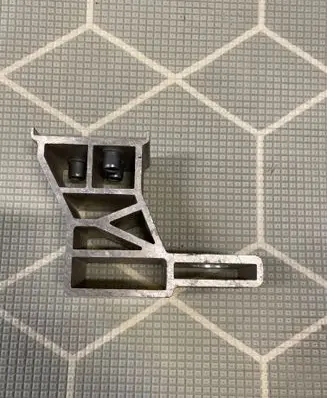 Mercedes-Benz E W213 Radiator mount bracket A2135010620 003150218B