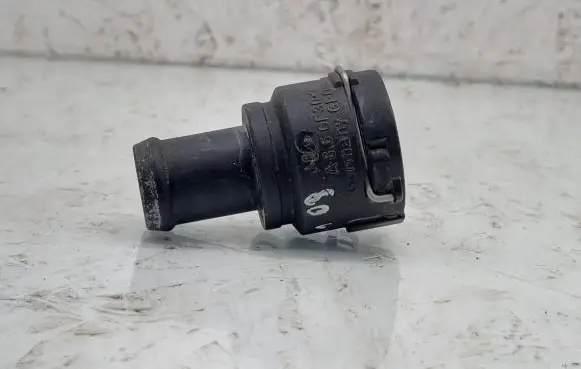 Audi A3 S3 8P Engine coolant pipe/hose 3B0122291B