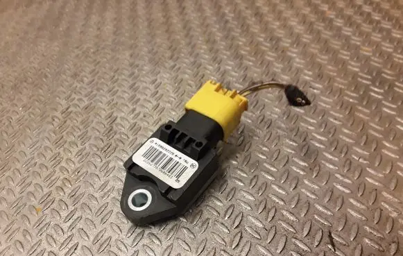 Mercedes-Benz B W245 Airbag deployment crash/impact sensor 1698202226