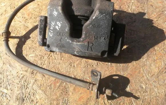 Honda Civic IX Front brake caliper