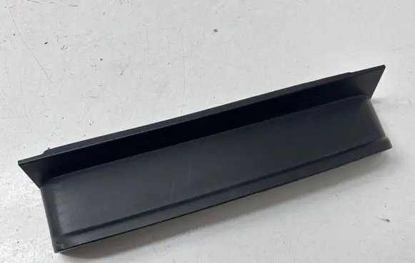 Volkswagen Caddy Rear/tail light trim molding 2K5945312B 2K5945312C