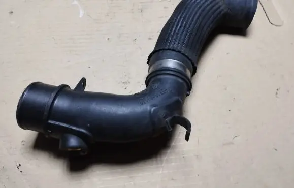 Intercooler hose/pipe