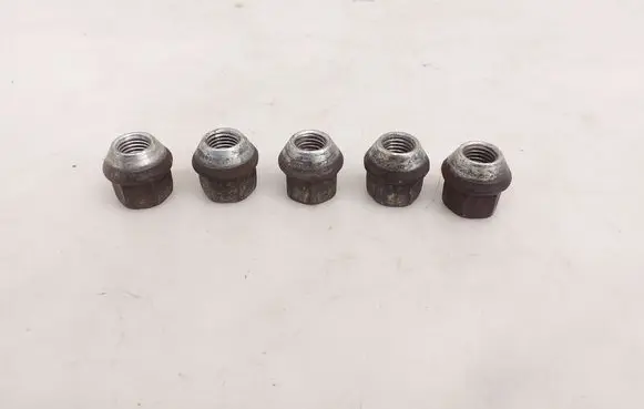 Nuts/bolts