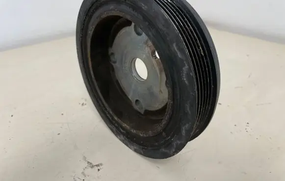 Volvo XC90 Crankshaft pulley 30731865