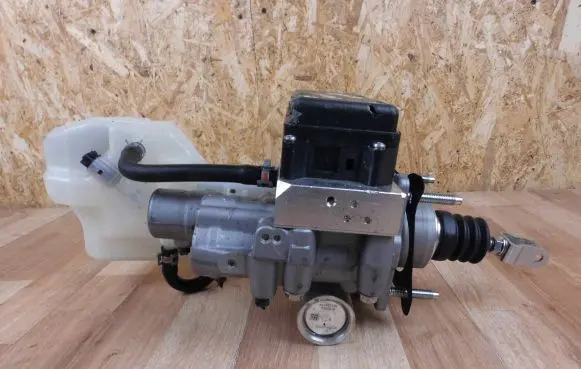 Lexus ES 250 - 300 - 330 Brake booster 4721033670