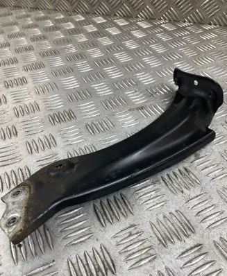 Skoda Superb B8 (3V) Fender mounting bracket 3V0821141