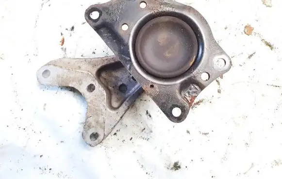 Skoda Fabia Mk2 (5J) Engine mount bracket 5q0199185