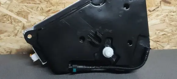 Peugeot 308 AdBlue liquid reservoir 1500PH