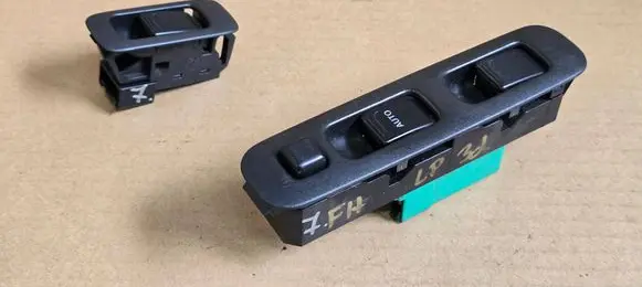 Suzuki Ignis Electric window control switch 3799081A10 20Z1D7 C8HS22P4Z