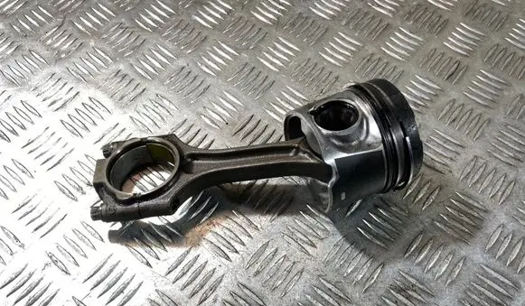 Volvo XC70 Piston with connecting rod