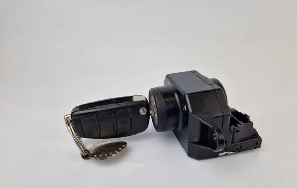 Audi A6 S6 C6 4F Ignition lock 4F0909131D 33301101 4F0910131D