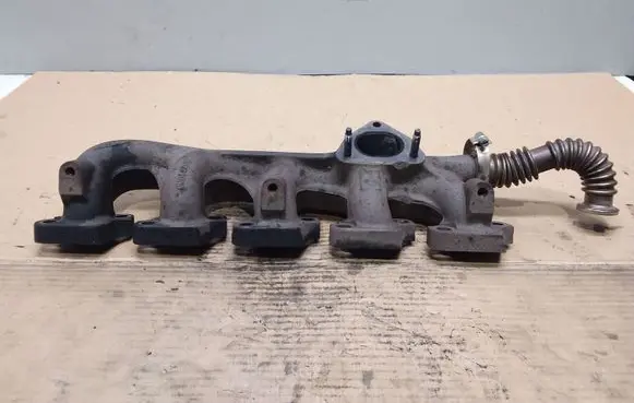 Volvo V70 Exhaust manifold 30731980