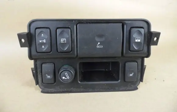 Land Rover Freelander Quarter vent window switch FJM101330 16102000 101330