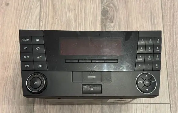 Mercedes-Benz E W211 Radio/CD/DVD/GPS head unit A2118200579 020256 CK1211