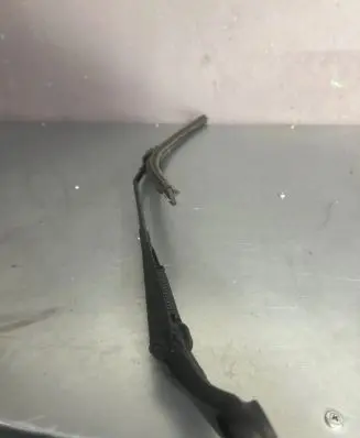 Audi A4 S4 B8 8K Front wiper blade arm 8K1955407