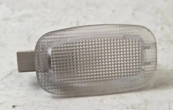 Mercedes-Benz E W212 Front seat light A2218250382 A0005402066 7058270882